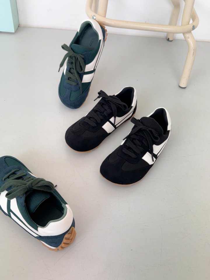 Vade - Korean Women Fashion - #momslook - Slim Round Sneakers - 2