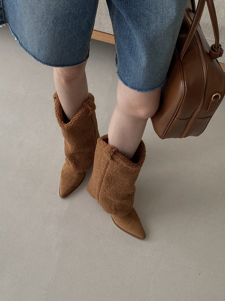 Vade - Korean Women Fashion - #momslook - V-Cut Half Mid Boots - 11