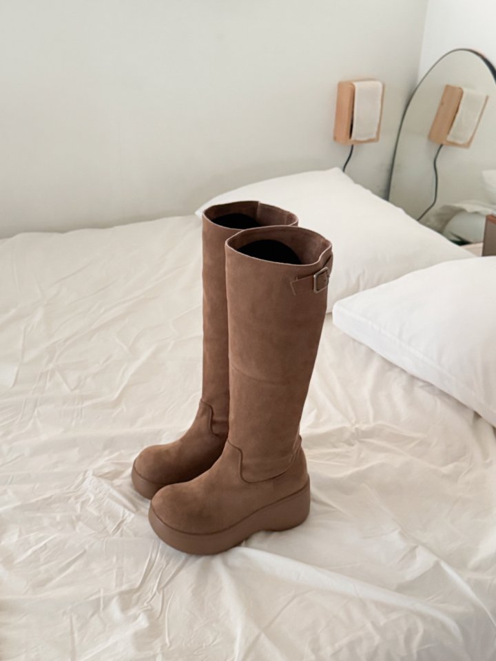 Vade - Korean Women Fashion - #momslook - Platform Half Mid Suede Boots - 2