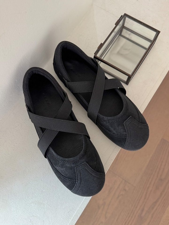 Vade - Korean Women Fashion - #momslook - Low Heel Banding Round Flats - 11