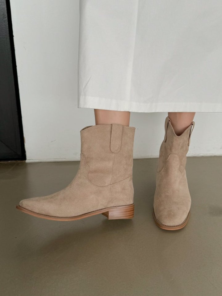 Vade - Korean Women Fashion - #momslook - Mid Suede Wood Boots - 11