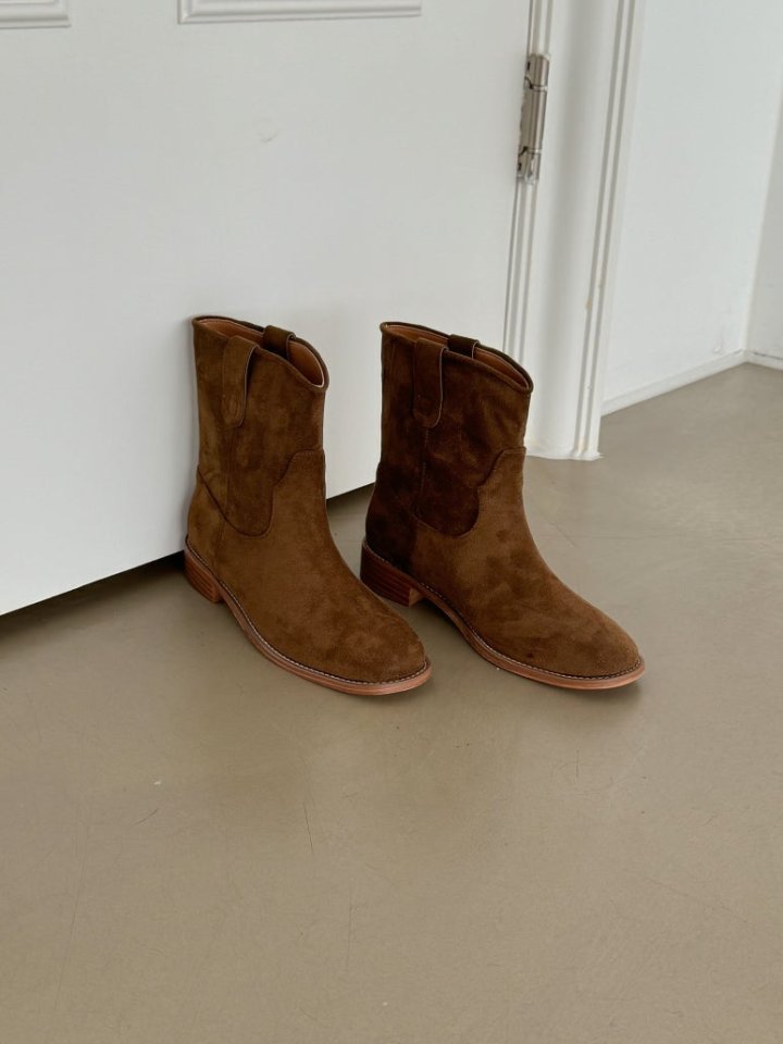 Vade - Korean Women Fashion - #momslook - Mid Suede Wood Boots - 3