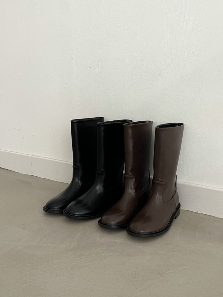 Vade - Korean Women Fashion - #momslook - Round Mid Half Boots