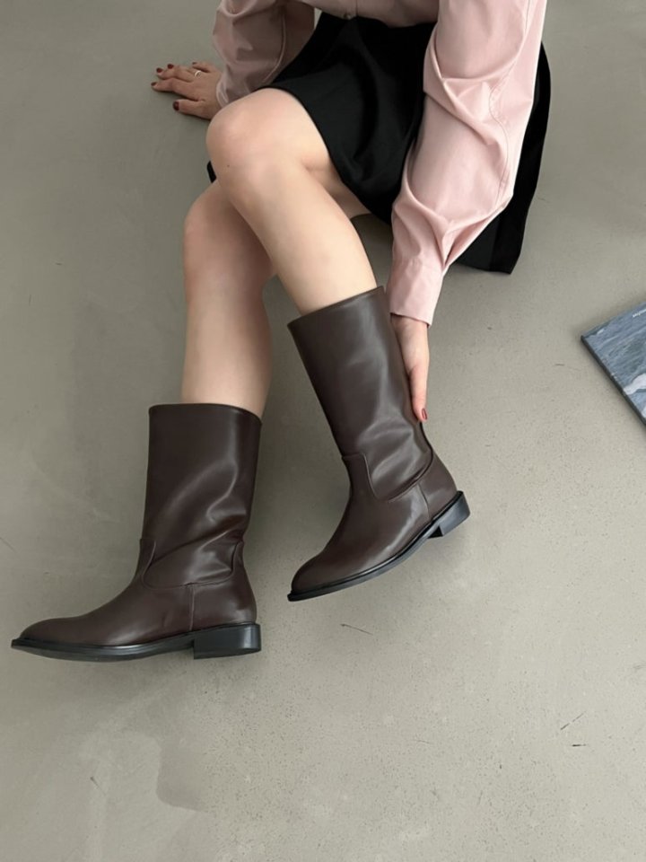 Vade - Korean Women Fashion - #momslook - Round Mid Half Boots - 9
