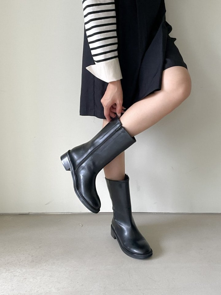 Vade - Korean Women Fashion - #momslook - Round Mid Half Boots - 8