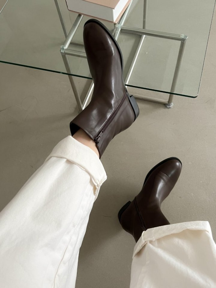 Vade - Korean Women Fashion - #momslook - Low Heel Basic Ankle Boots - 11