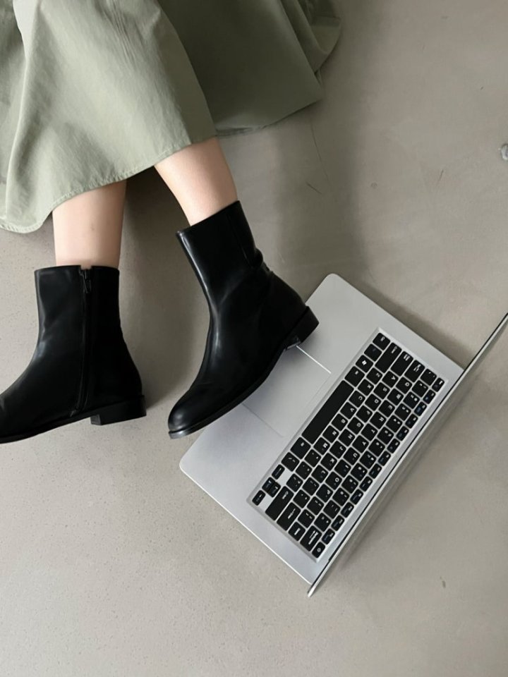 Vade - Korean Women Fashion - #momslook - Low Heel Basic Ankle Boots - 3