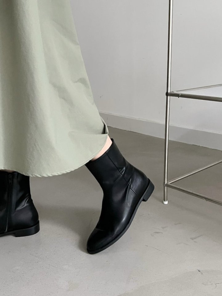 Vade - Korean Women Fashion - #momslook - Low Heel Basic Ankle Boots - 9