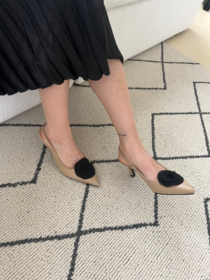 Vade - Korean Women Fashion - #restrostyle - Flower Slingback Stiletto Heels - 8