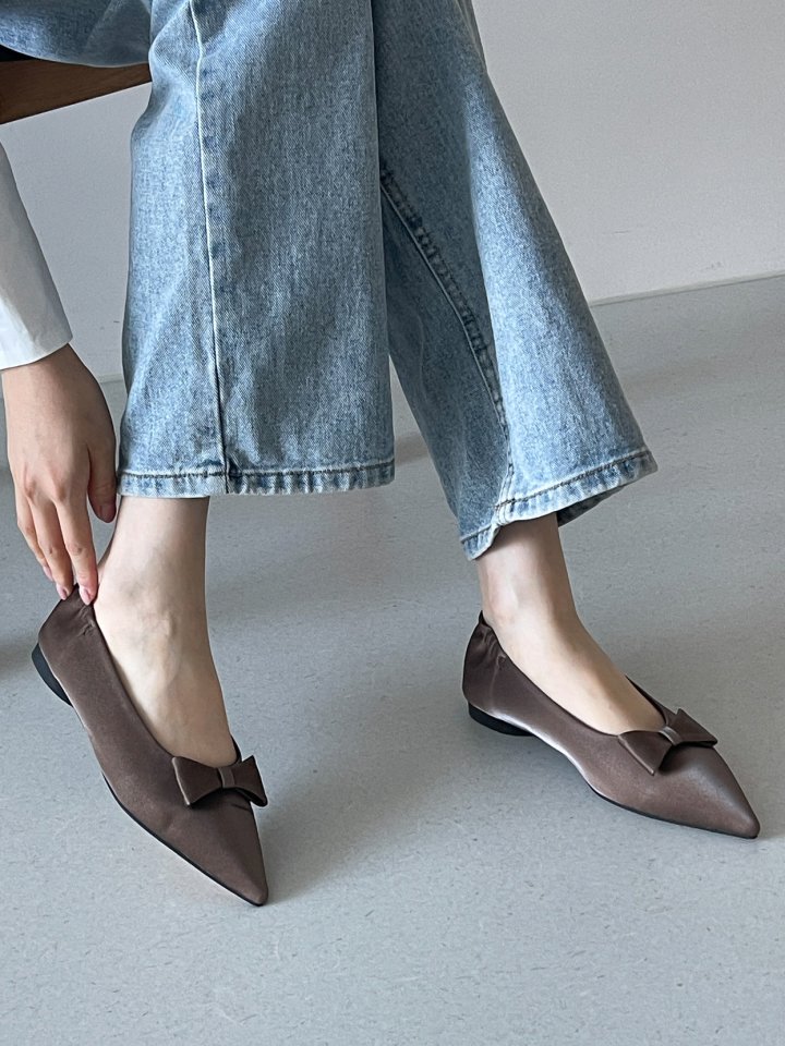 Vade - Korean Women Fashion - #restrostyle - Stiletto Ribbon Low Heel Flats - 5