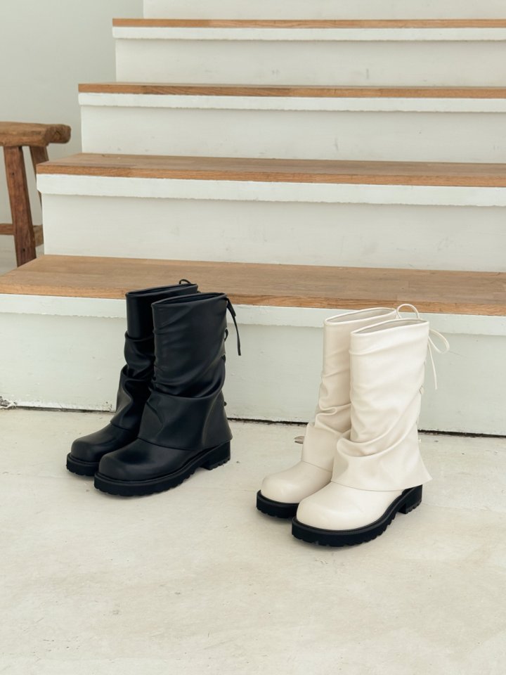 Vade - Korean Women Fashion - #restrostyle - Round Point Half Boots - 2