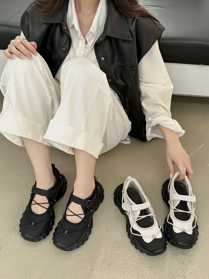 Vade - Korean Women Fashion - #restrostyle - Strap Sneakers