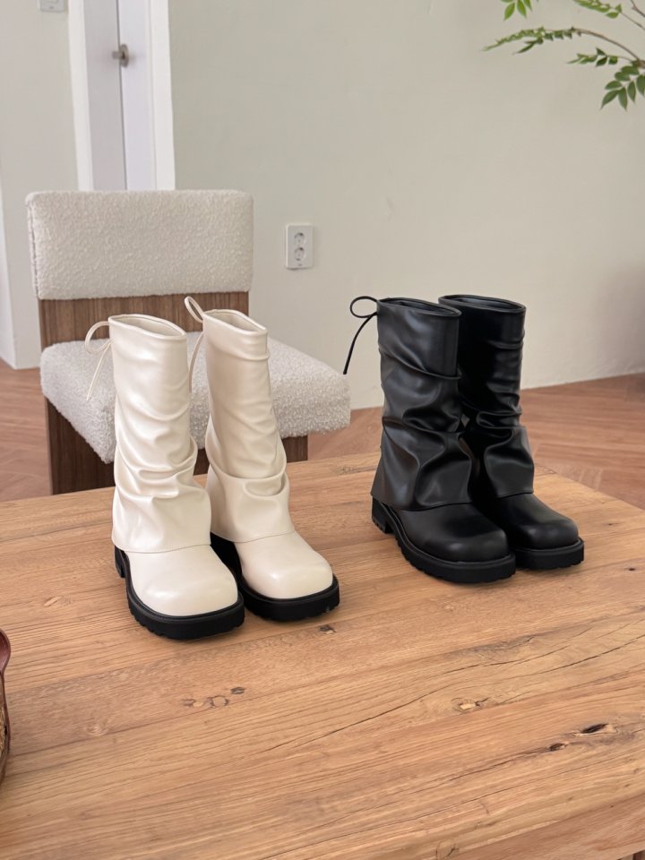 Vade - Korean Women Fashion - #romanticstyle - Round Point Half Boots - 3
