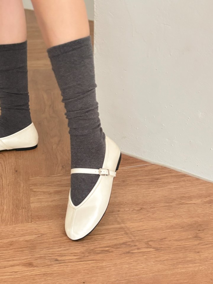 Vade - Korean Women Fashion - #romanticstyle - Simple Mary Jane Flats - 2