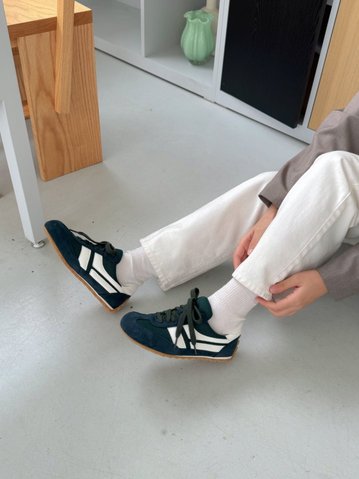 Vade - Korean Women Fashion - #romanticstyle - Slim Round Sneakers - 9