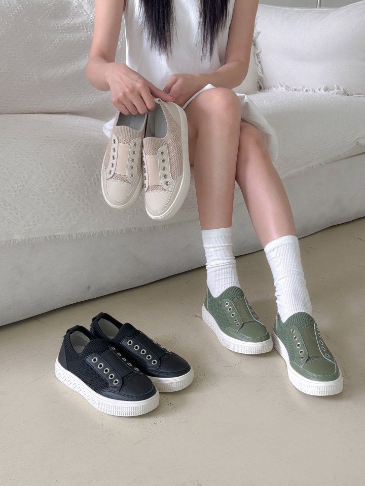 Vade - Korean Women Fashion - #romanticstyle - Banding Round Sneakers - 8