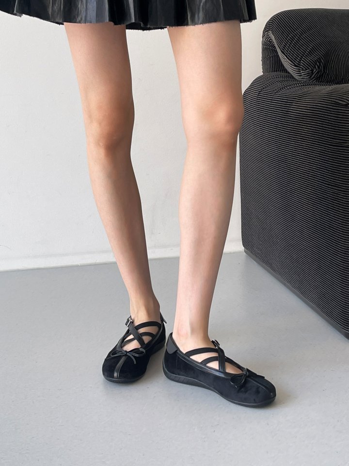 Vade - Korean Women Fashion - #shopsmall - Round Strap Banding Unique Flats - 8