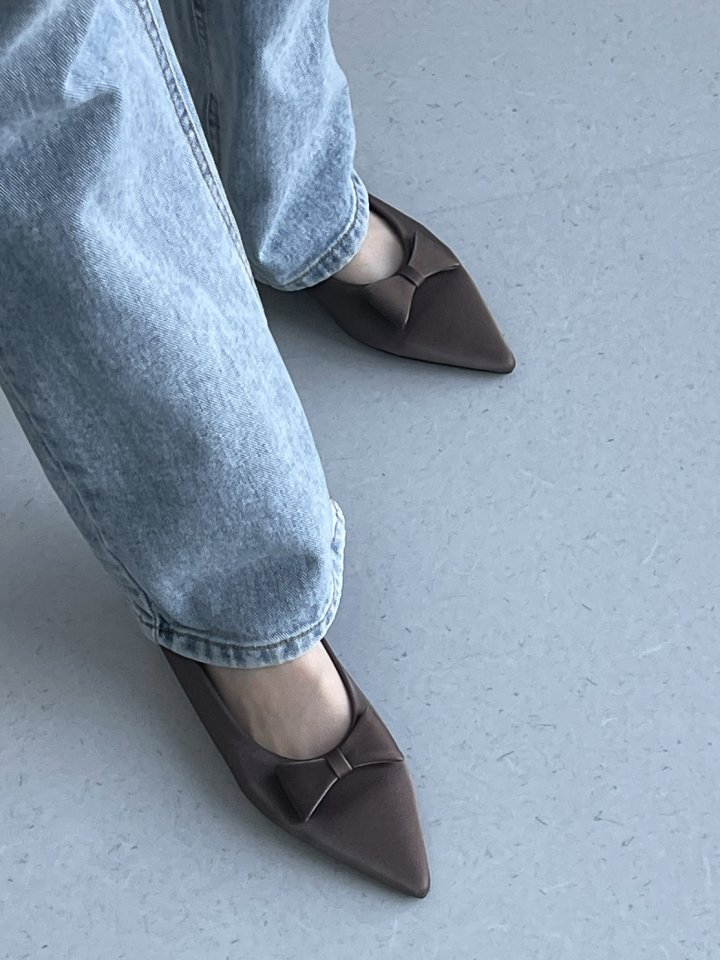 Vade - Korean Women Fashion - #shopsmall - Stiletto Ribbon Low Heel Flats - 7