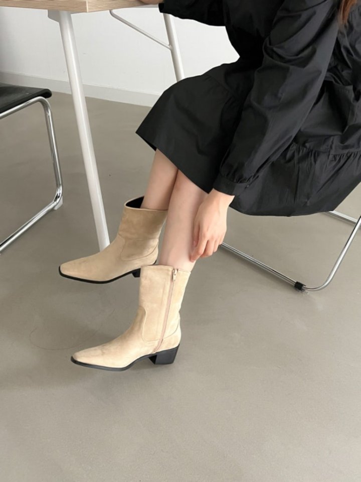 Vade - Korean Women Fashion - #shopsmall - Short Half Middle Boots - 2