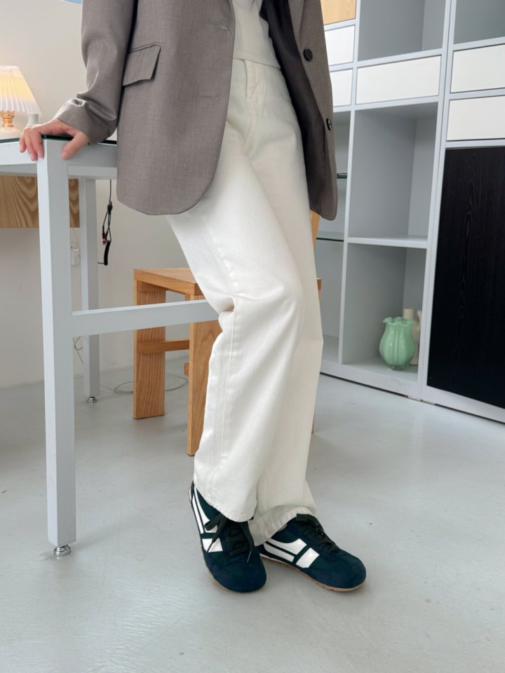 Vade - Korean Women Fashion - #thatsdarling - Slim Round Sneakers - 11
