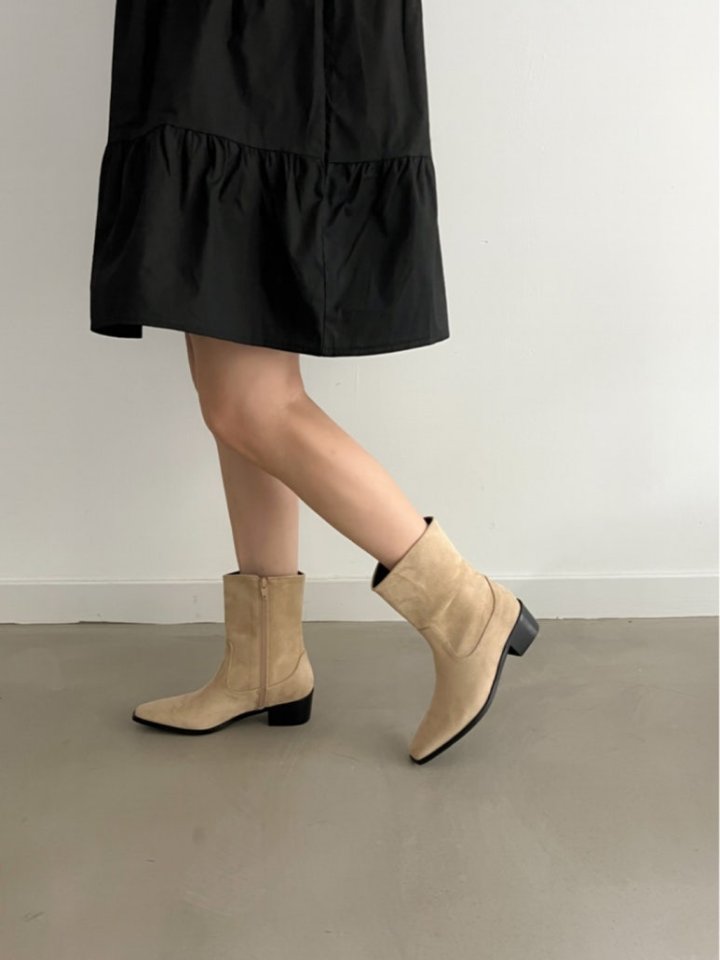 Vade - Korean Women Fashion - #thatsdarling - Short Half Middle Boots - 3