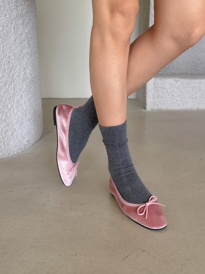 Vade - Korean Women Fashion - #thelittlethings - Slim Fit Round Ribbon Flats - 2