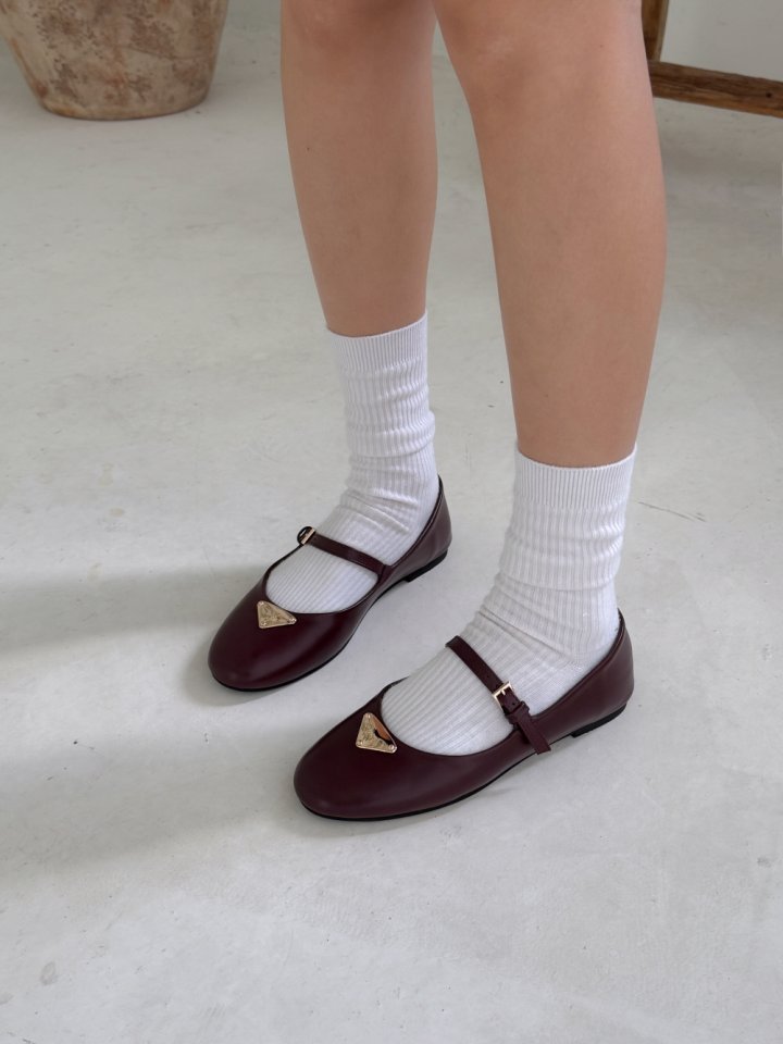Vade - Korean Women Fashion - #thelittlethings - Gold Point Mary Jane Flats - 9