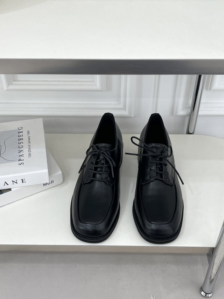 Vade - Korean Women Fashion - #thelittlethings - Black Feminism Loafers