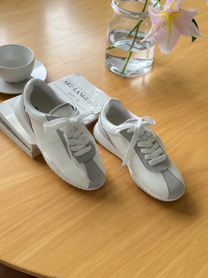 Vade - Korean Women Fashion - #vintageinspired - Round Core Sneakers - 12