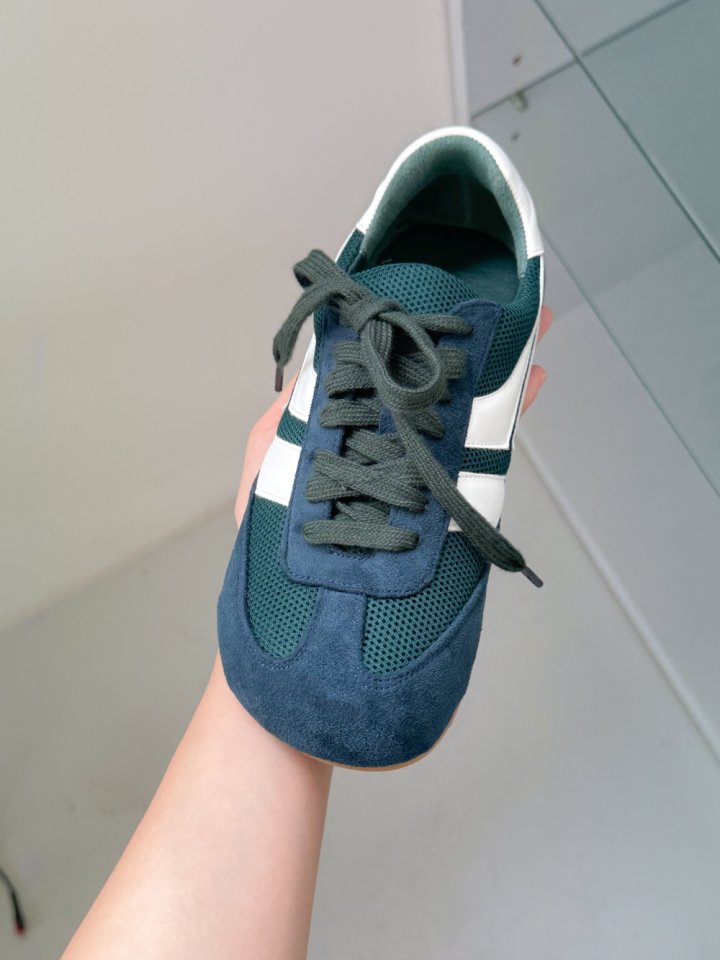 Vade - Korean Women Fashion - #vintageinspired - Slim Round Sneakers - 5