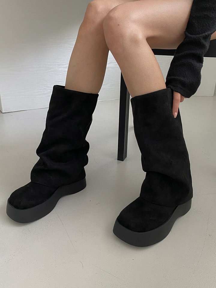 Vade - Korean Women Fashion - #vintagekidsstyle - Round Suede Half Mid Boots - 10