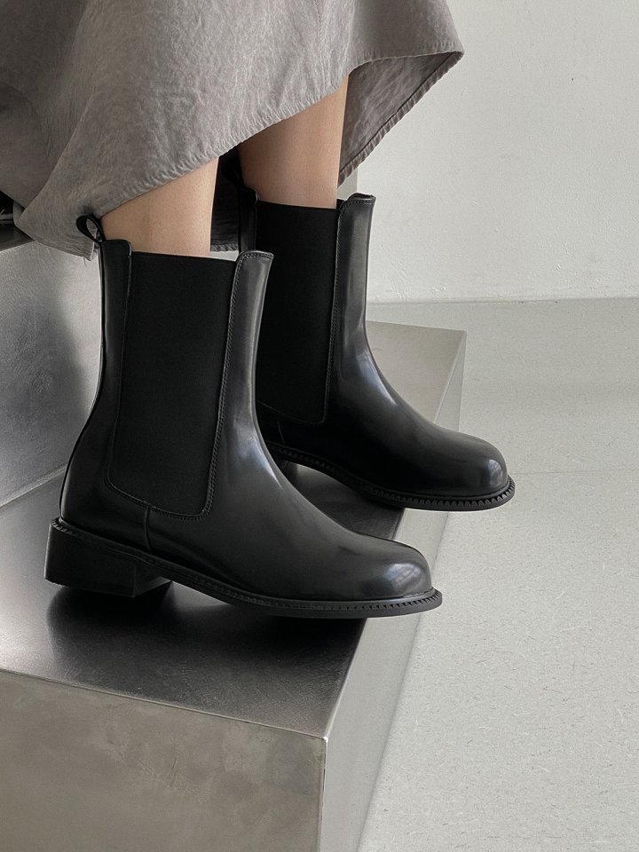 Vade - Korean Women Fashion - #momslook - Basic Half Mid Boots - 4