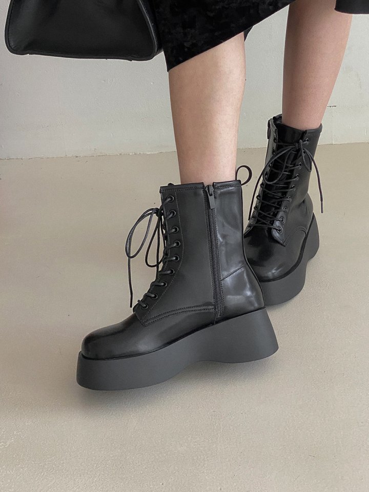 Vade - Korean Women Fashion - #momslook - Half Mid Square Walker Boots - 4