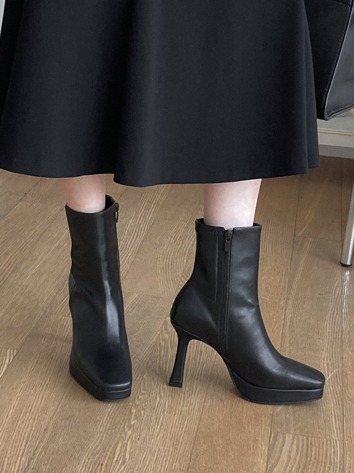 Vade - Korean Women Fashion - #womensfashion - Walker Heel Span Ankle Boots - 7