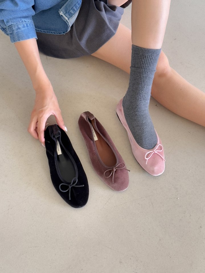 Vade - Korean Women Fashion - #momslook - Slim Fit Round Ribbon Flats - 4