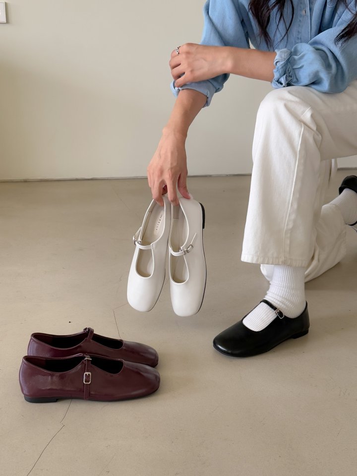 Vade - Korean Women Fashion - #womensfashion - Square Mary Jane Flats
