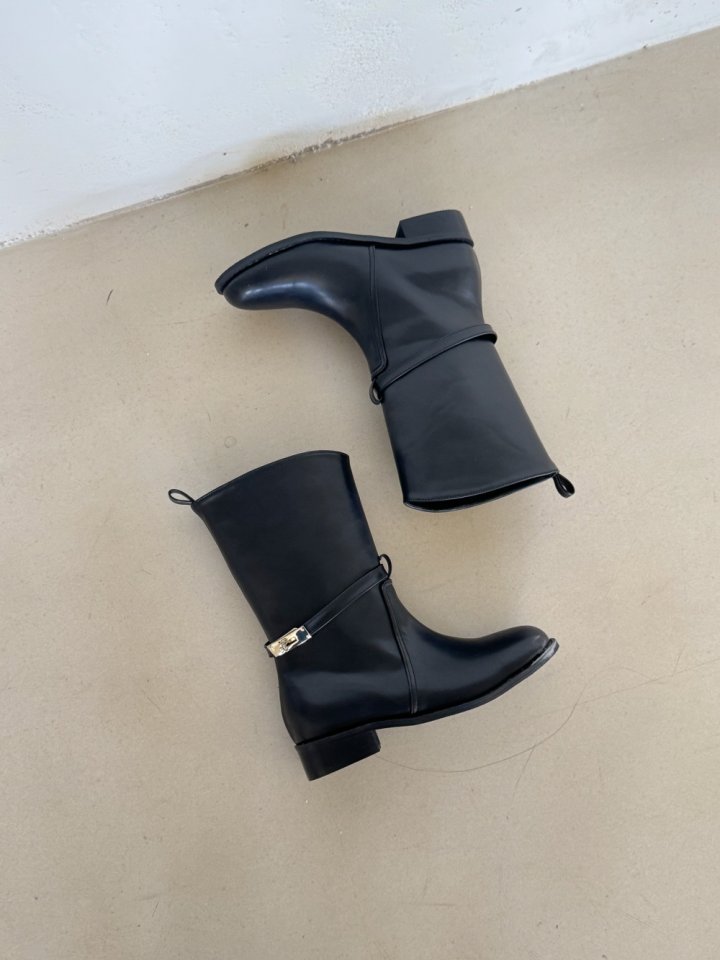 Vade - Korean Women Fashion - #womensfashion - Buckle Round Half Mid Boots - 10