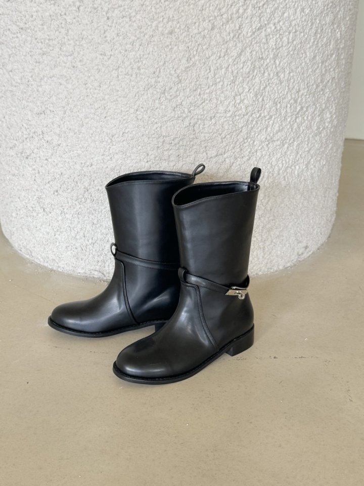 Vade - Korean Women Fashion - #womensfashion - Buckle Round Half Mid Boots - 2