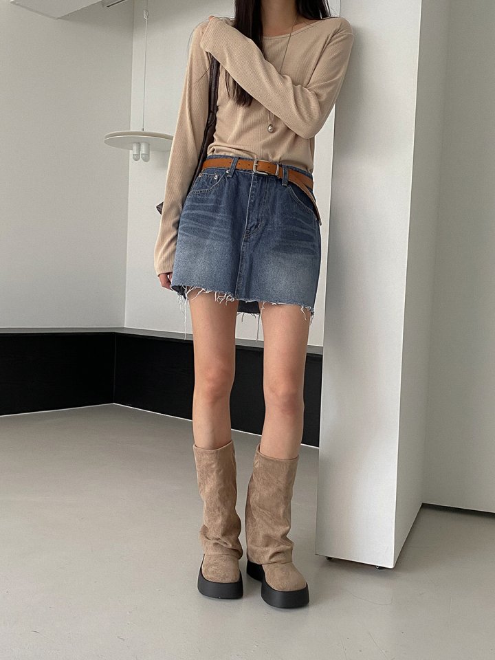 Vade - Korean Women Fashion - #womensfashion - Round Suede Half Mid Boots - 2