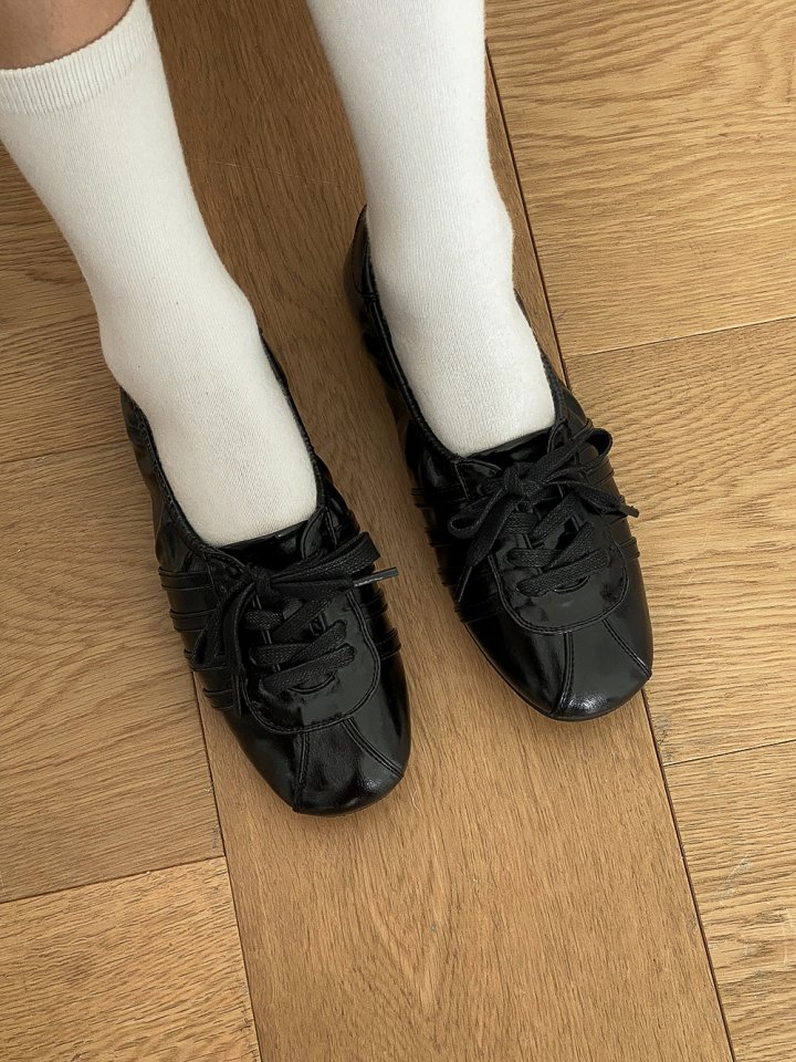 Vade - Korean Women Fashion - #womensfashion - Round Puffy Ballet Sneakers - 10