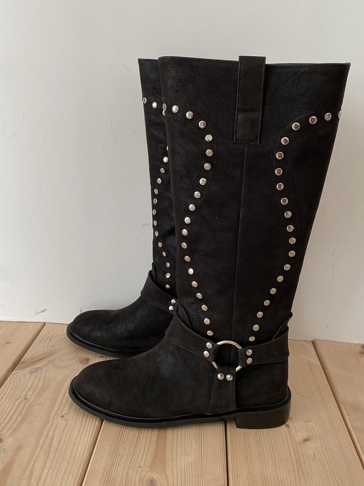 Vade - Korean Women Fashion - #womensfashion - Unique Pattern Suede Half Boots - 9