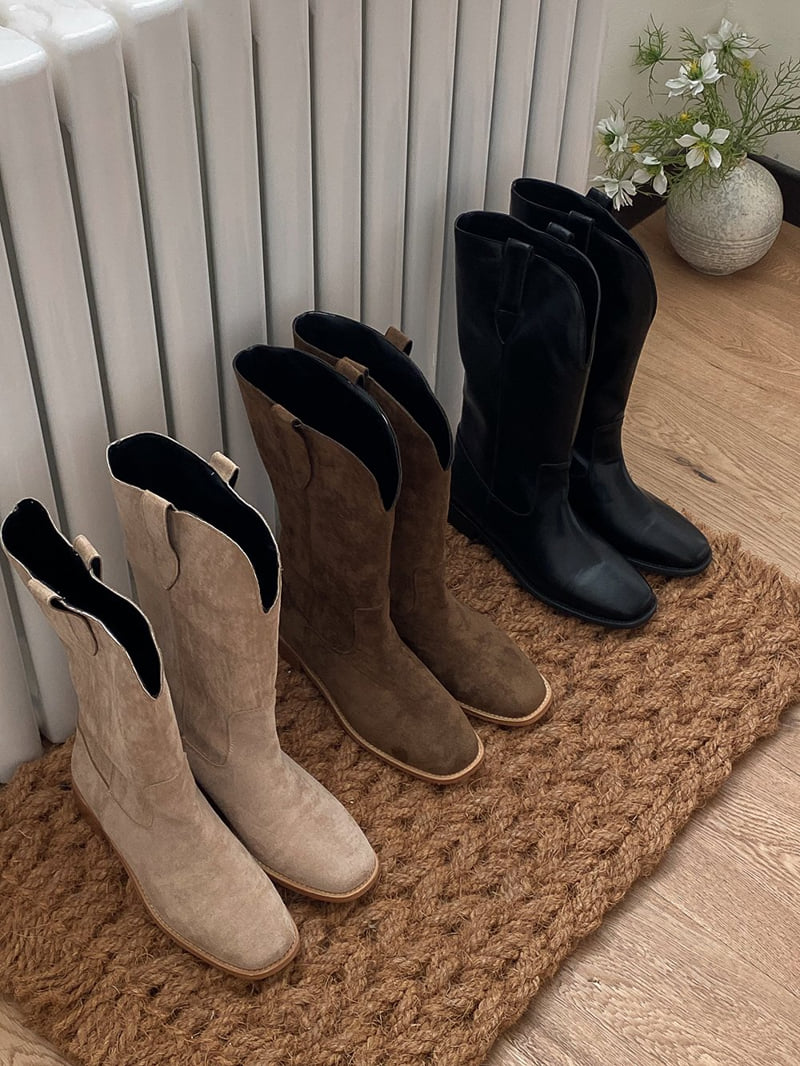 Vade - Korean Women Fashion - #womensfashion - Low Heel Western V-Cut Boots - 12