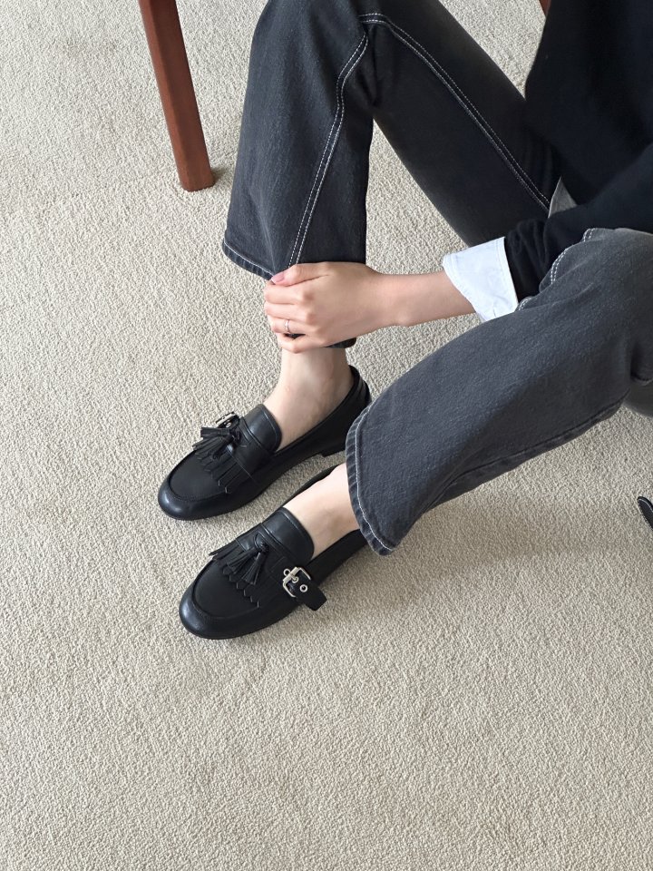 Vade - Korean Women Fashion - #womensfashion - Buckle Tassel Loafers - 11