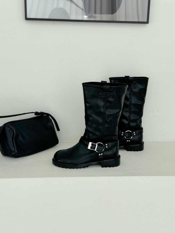 Vade - Korean Women Fashion - #womensfashion - Half Buckle Round Mid Boots - 10