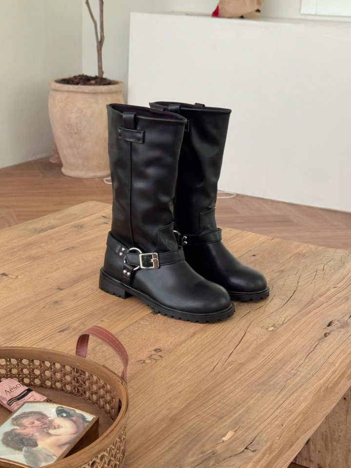Vade - Korean Women Fashion - #womensfashion - Half Buckle Round Mid Boots - 12