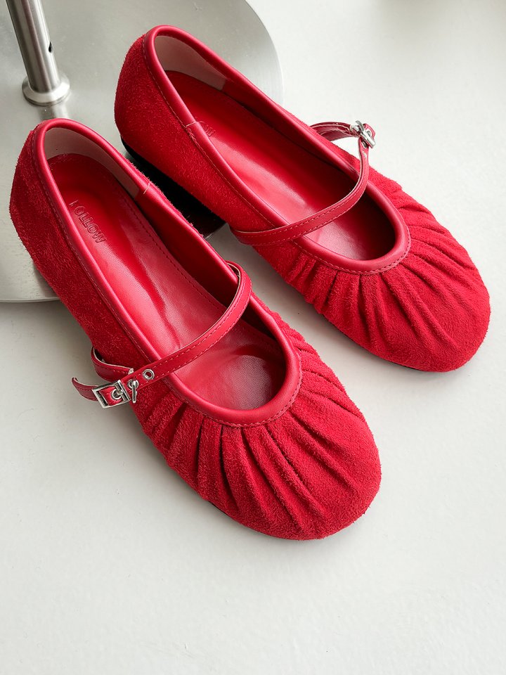 Vade - Korean Women Fashion - #womensfashion - Basic Pleated Strap Flats