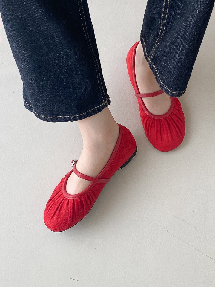 Vade - Korean Women Fashion - #womensfashion - Basic Pleated Strap Flats - 7