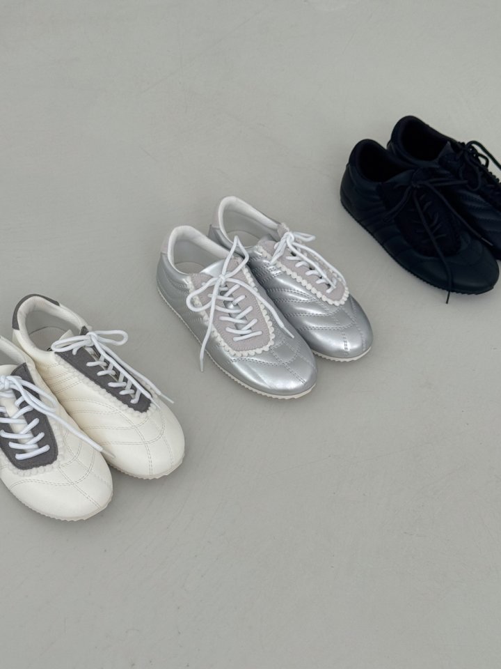 Vade - Korean Women Fashion - #womensfashion - Strap Slim Sneakers - 2