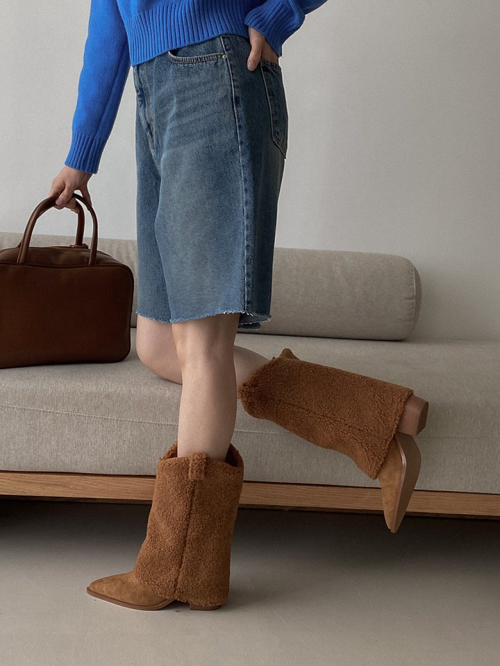Vade - Korean Women Fashion - #womensfashion - V-Cut Half Mid Boots - 10