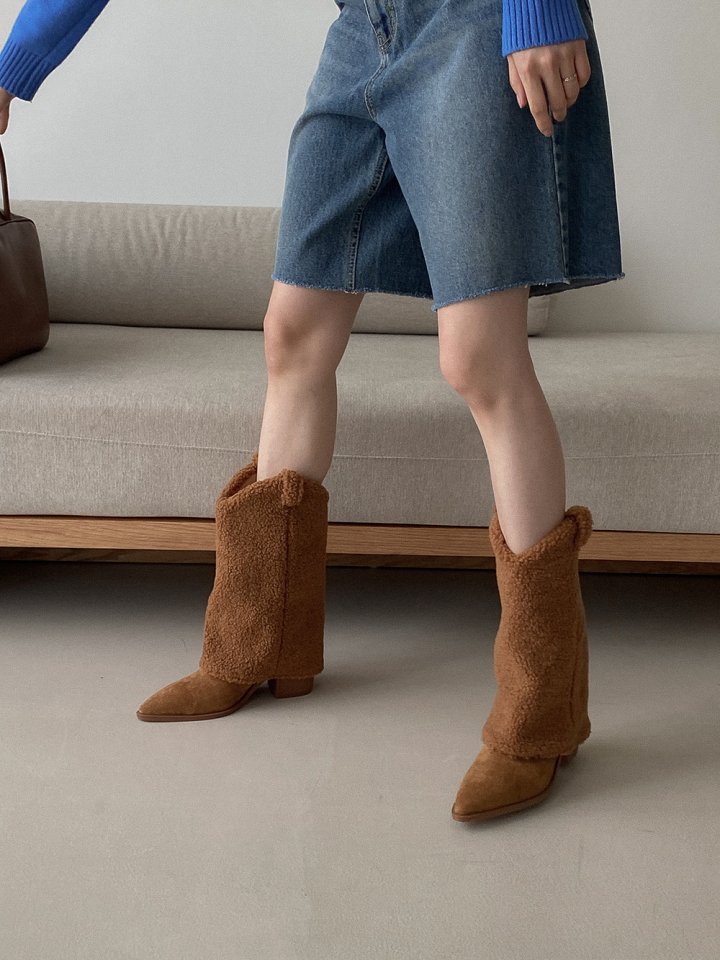 Vade - Korean Women Fashion - #womensfashion - V-Cut Half Mid Boots - 8